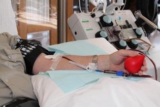 Platelet donation through apheresis